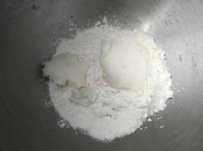 油酥所有材料入盆