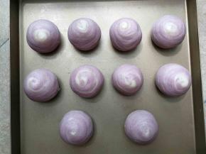 依次做好10个摆入烤盘