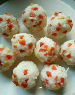 把以上材料混合均匀，搓成小团