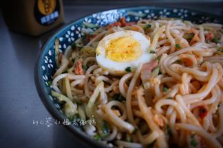 拌匀了就开吃吧，耶！