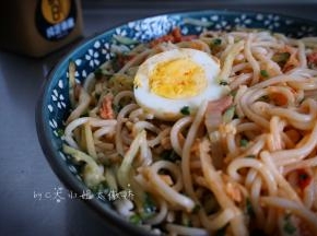 拌匀了就开吃吧，耶！