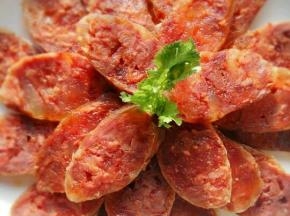 吃的时候煮熟切片，炒菜都可以