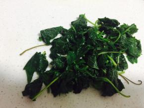 捞出后切碎备用