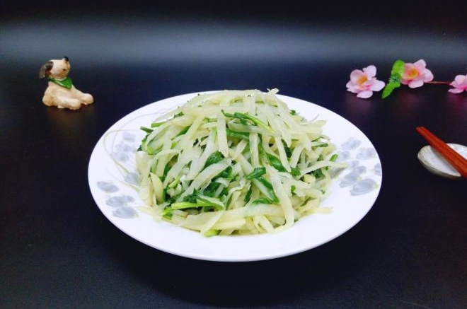 韭菜炒土豆丝