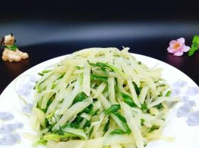 往往是简单的家常菜吃的才更美味(^_^)