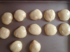 静置好的饼皮，分成每个20克