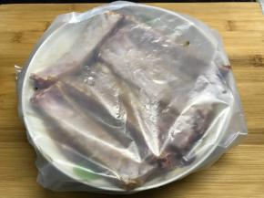 用保鲜膜包上放冰箱冷藏一夜。