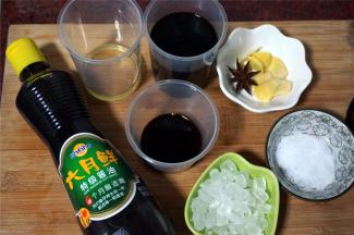 准备本次烹饪的调味料。