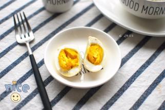 咸鸡蛋也出油了~