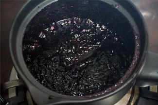 后期注意不停地搅拌，直至能画出纹路，纹路不易消失的时候熄火。