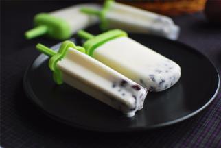 吃的时候，用流动的自来水冲洗模具表面，大概30秒即可脱模。