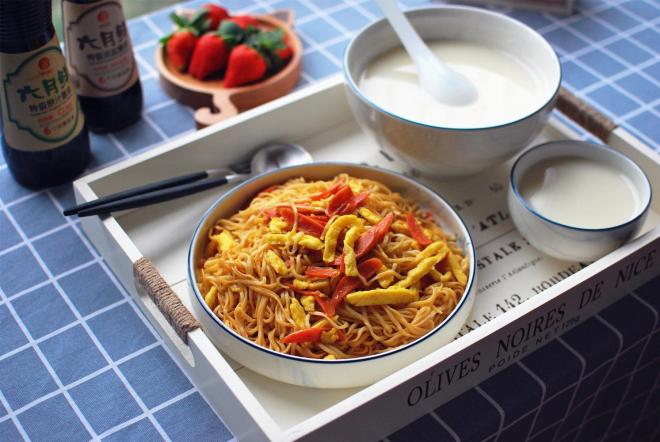 六月鲜酱油捞面