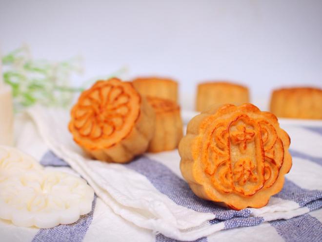 广式莲蓉蛋黄月饼