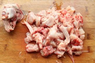 切成略小的块。