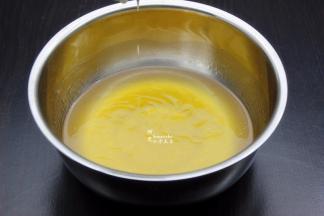 枧水、转化糖浆、色拉油拌均；