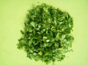 小青菜洗干净剁碎