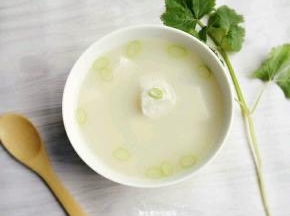 然后放入葱花即可