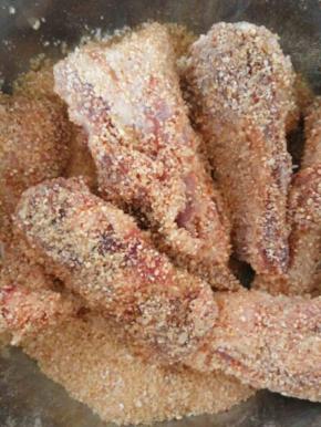 把排骨全部包裹着米粉