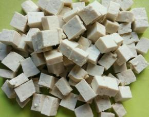 豆腐切小块