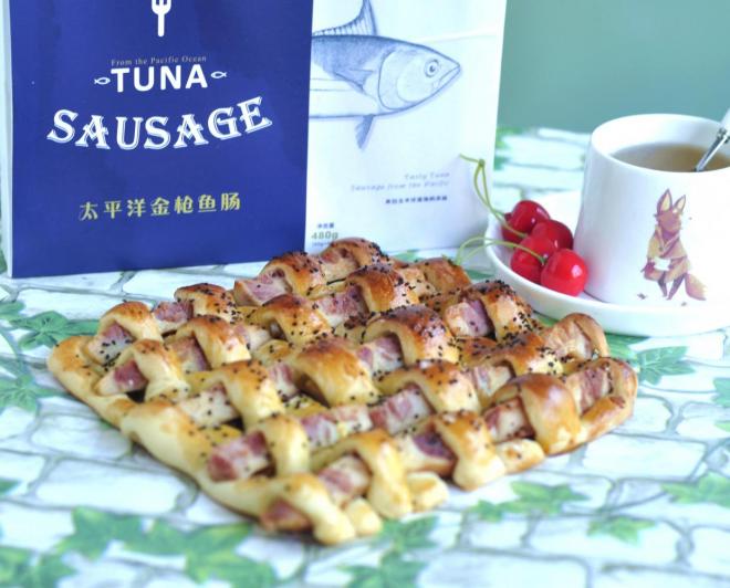 鱼肠“排骨”面包