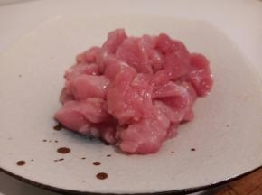 瘦肉200克，切细丝，