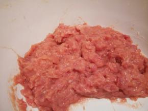 这是搅拌好的肉末