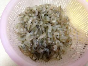 然后洗干净控干水分备用。