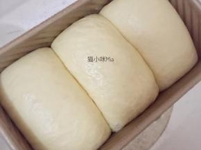 发酵至8分满的状态，烤箱180度预热