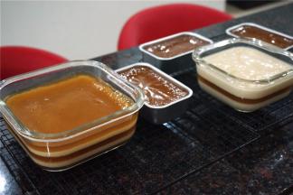 每次蒸到最后一层，适当延长时间，大概蒸10分钟左右，熄火后焖20分钟再取出。冷却后，放冰箱冷藏再食用，口感更佳！