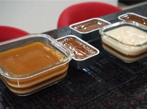 每次蒸到最后一层，适当延长时间，大概蒸10分钟左右，熄火后焖20分钟再取出。冷却后，放冰箱冷藏再食用，口感更佳！