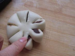 用手把每一份都冲一个方向翻一下。