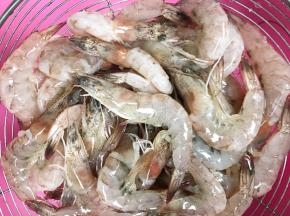 捞起沥干水分