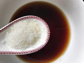 加入半勺糖
