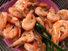 煮熟后捞起沥干