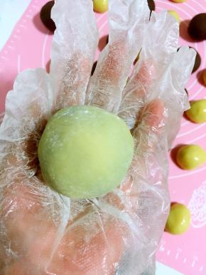 再轻轻的揉搓均匀！