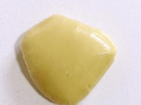 包上保鲜膜室温静置2小时左右！