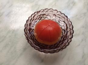 番茄画十字开水烫一下去皮