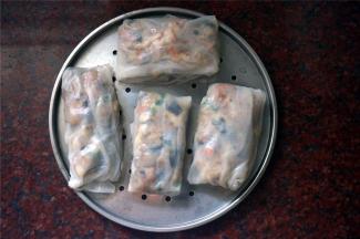 依次包完所有肉馅，一共包了4个，够吃了