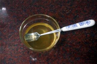 25克麦芽糖用25克温开水调开