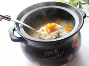 端下砂锅。