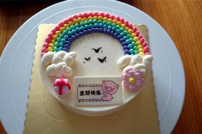 彩虹酸奶慕斯蛋糕