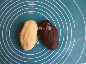 【制作月饼】：两种馅料都分别取140G