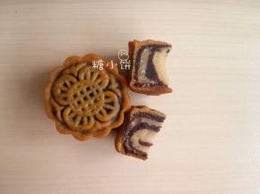 成品切开效果图：图上款是竖条纹效果，下款是横条纹效果。
条纹方向取决于馅料成型时候的方向。