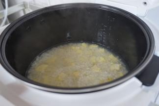 时间到，加盐调味即可