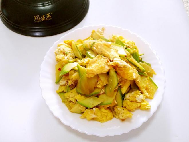 砂锅西葫芦炒鸡蛋