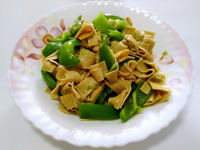 砂锅尖椒干豆腐