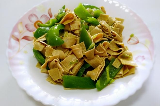 砂锅尖椒干豆腐