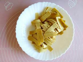干豆腐切成条