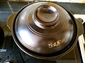 盖上盖子小火慢炖三分钟