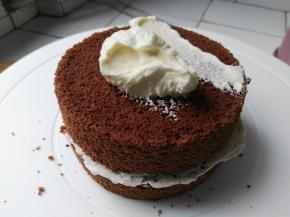 再在第二片上抹一层淡奶油